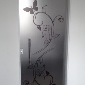 IMPRESSAO DIGITAL EM ADESIVO JATEADO